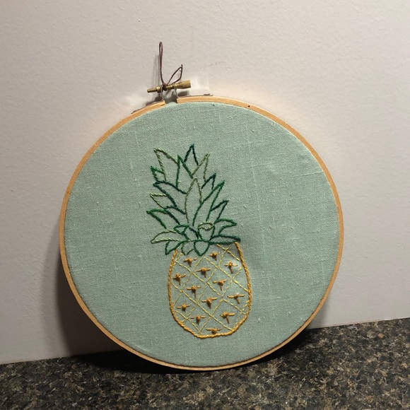 Handmade embroidered pineapple 🍍 wall art - Picture 1 of 3